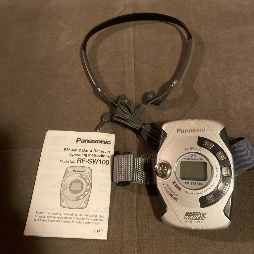 Vintage Panasonic FM AM 2 Band receiver Portable Radio with Headphones RF-SW 100